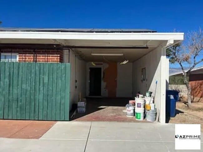 Building Photo - E Calle Managua