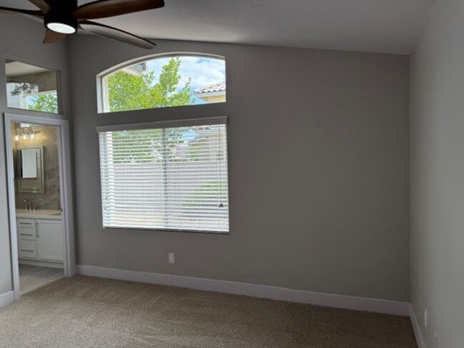 Building Photo - STUNNING 3BD/2BA SINGLE STORY BEAUTY IN THE HEART OF THE SOUTHWEST!!  **GORGEOUSLY REMODELED!! **...