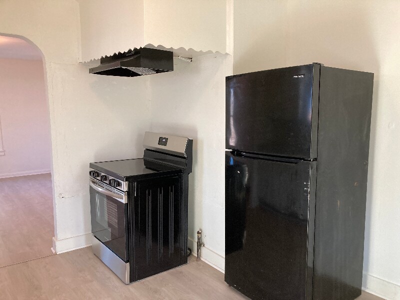 Building Photo - 10221 Silvercrest St