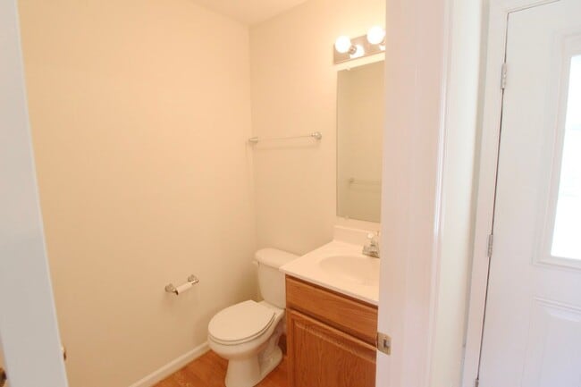 Building Photo - 351 Emerson Ln