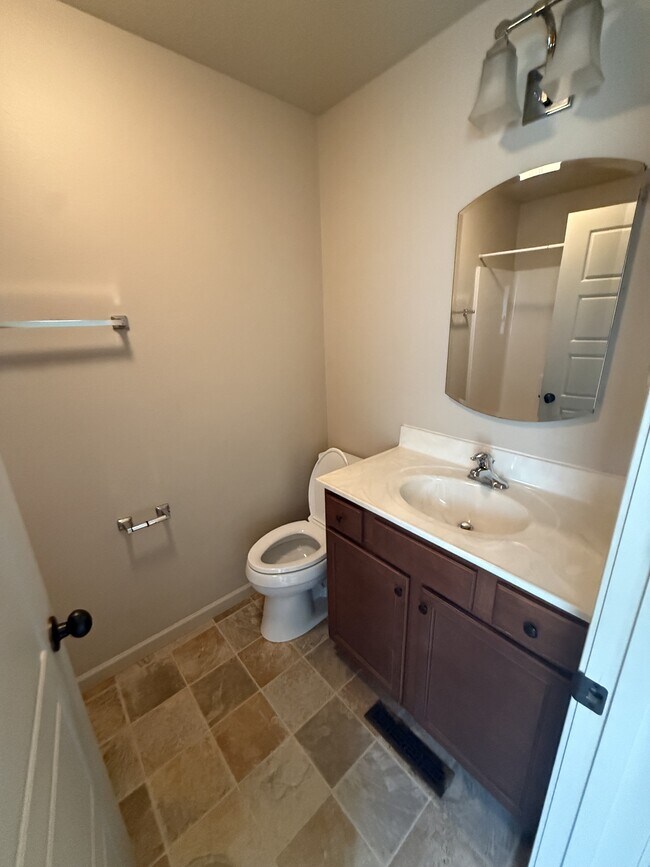 Building Photo - 5220 Loft Dr