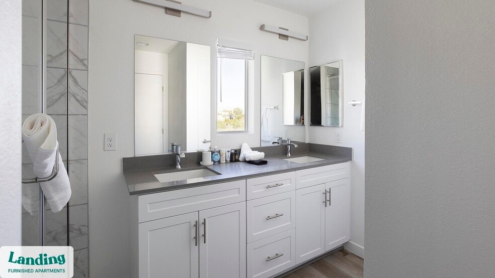 Building Photo - 2705 N Rancho Dr