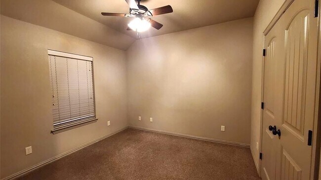 Building Photo - 1110 Avendale Dr