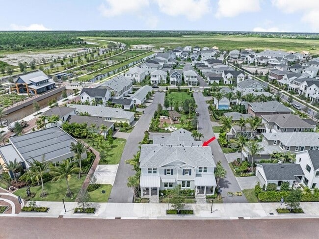 Building Photo - 923 SW Pr Ave