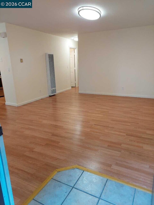 Building Photo - 124 Benson Ave