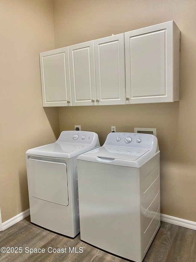 Building Photo - 765 Conestee Dr