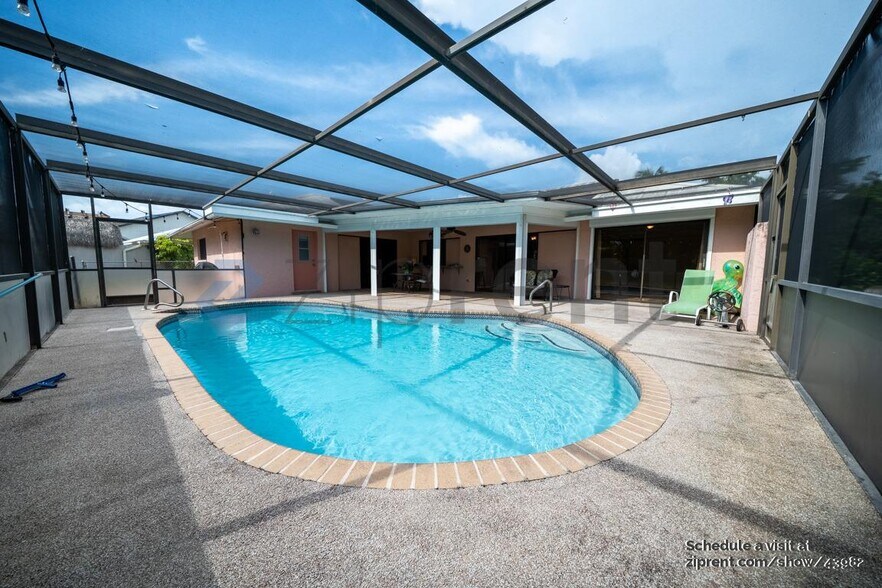 Building Photo - 1774 Whiskey Creek Dr