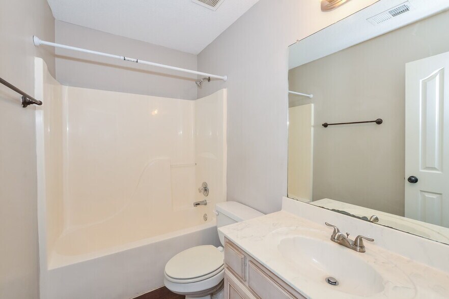 Building Photo - 1859 Winners Circle Cove