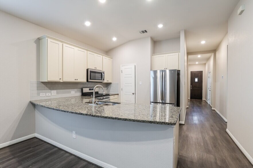 Building Photo - 13338 Badlands Bnd