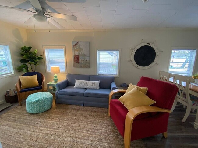 Building Photo - Charming 2BR Cottage on Lake in Niles