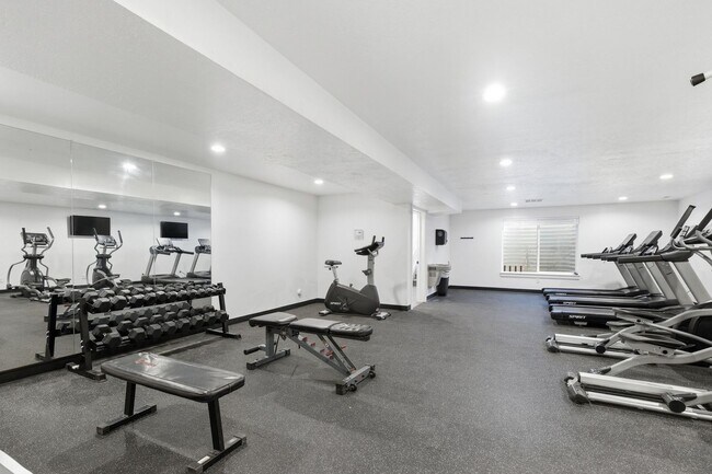 Building Photo - 250 1200 S