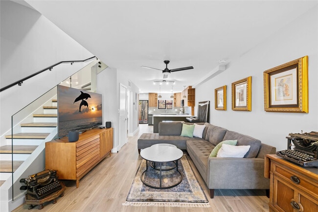 Building Photo - 340 City View Dr