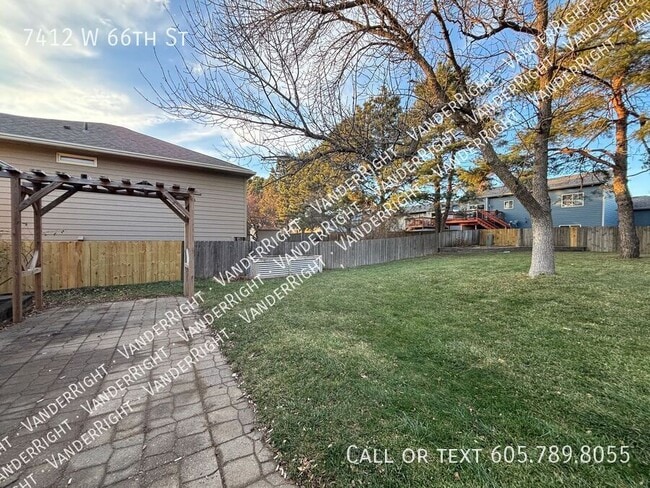 Building Photo - 7412 W 66th St