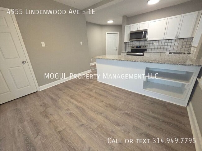 Building Photo - 4955 Lindenwood Ave