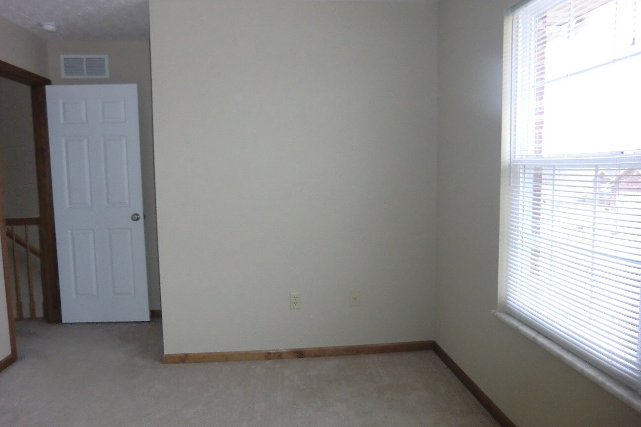 Building Photo - 2139 Suncrest
