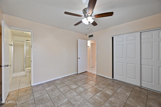 Building Photo - 8444 W Montecito Ave