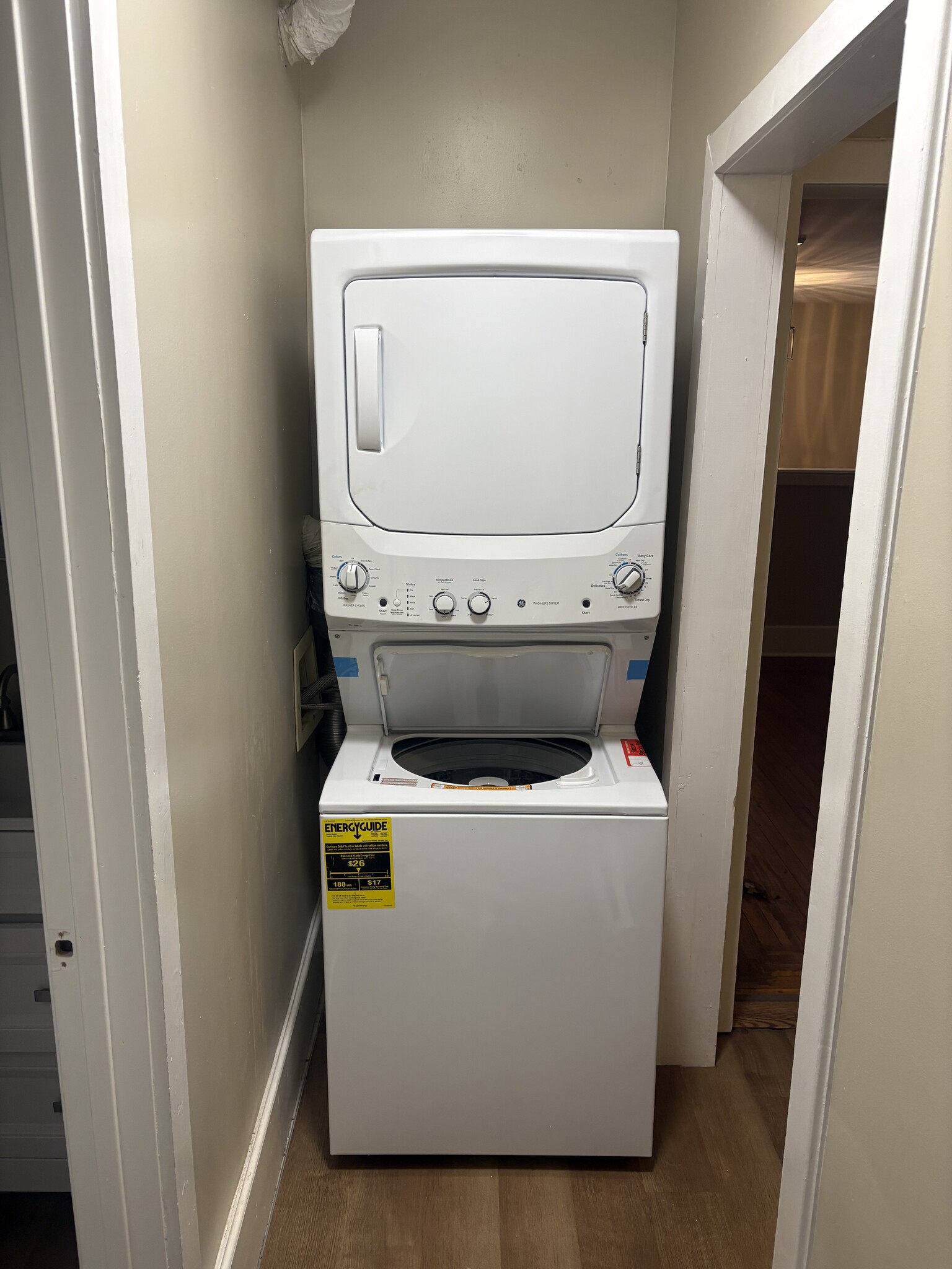 Building Photo - 128 Monroe St