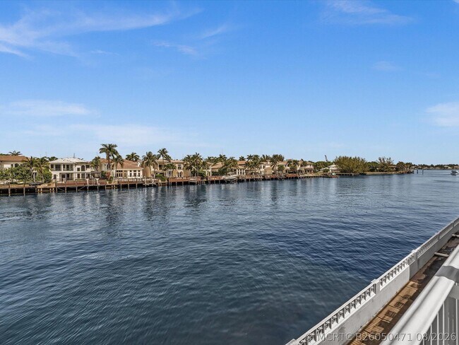 Building Photo - 1410 S Ocean Dr