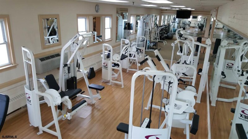 Building Photo - 2715 Boardwalk