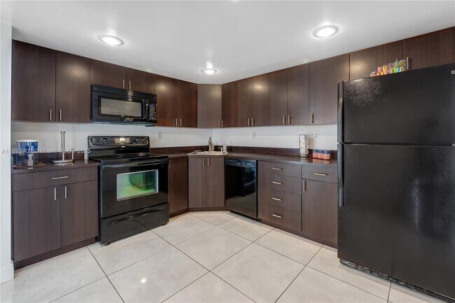 Building Photo - 2750 NE 183rd St