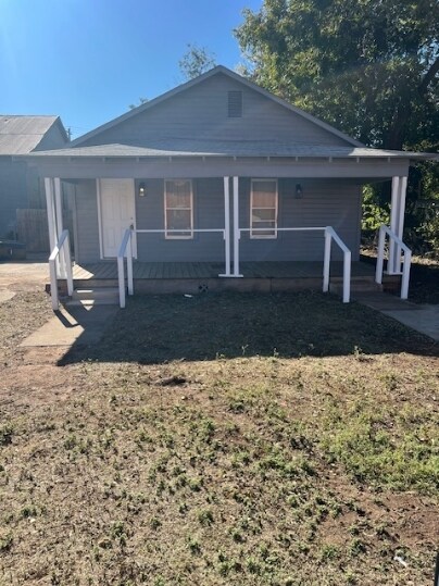 Primary Photo - 205 W Colorado Ave