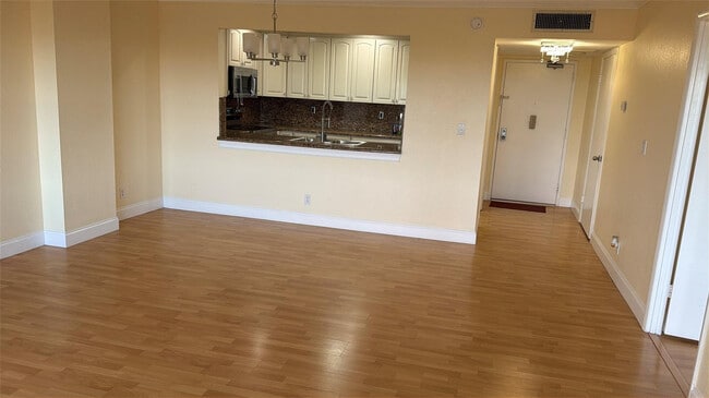 Building Photo - 10777 W Sample Rd