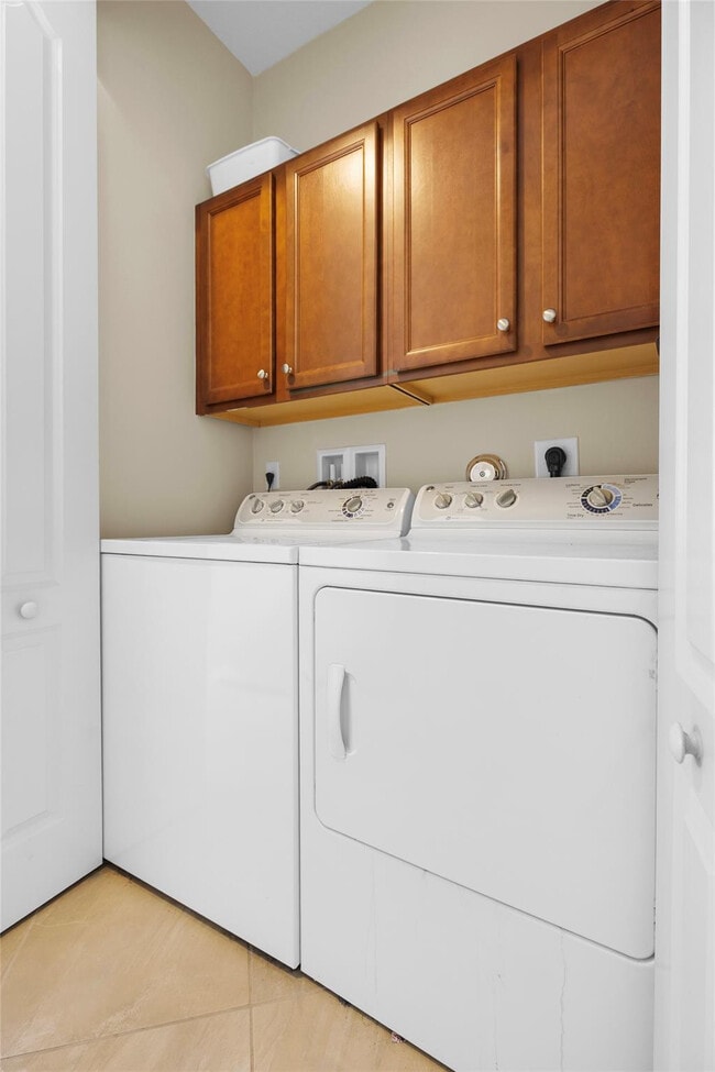 Building Photo - 5224 SW 77th Way