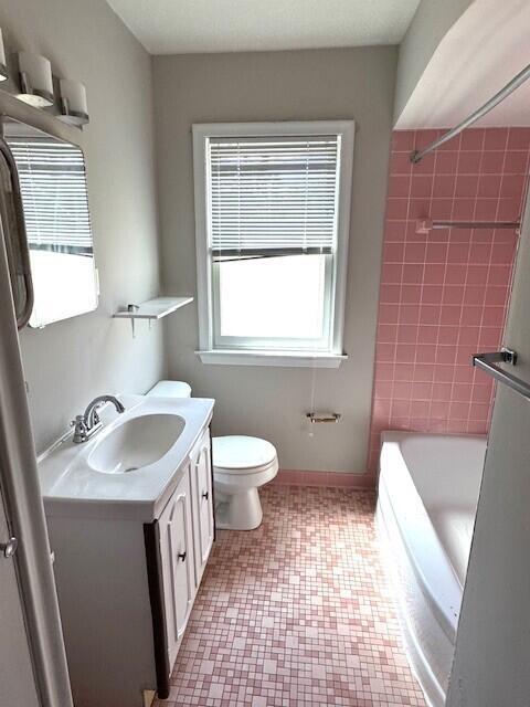 Building Photo - 907 Bruce St