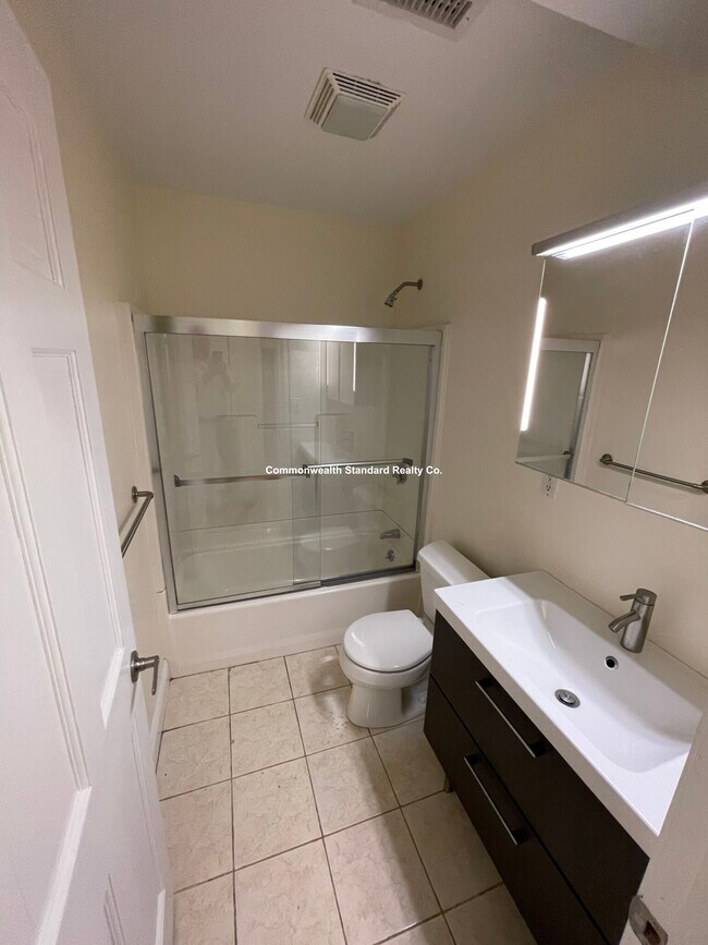 Building Photo - 1801 Beacon St