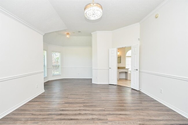 Building Photo - 10206 Hahns Peak Dr