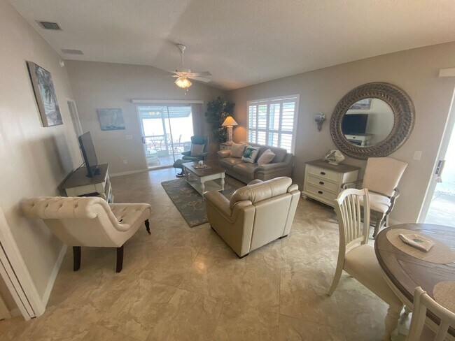 Building Photo - Beautiful Fully Furnished, SEASONAL RENTAL, Courtyard Villa In the Cottages at Summerchase