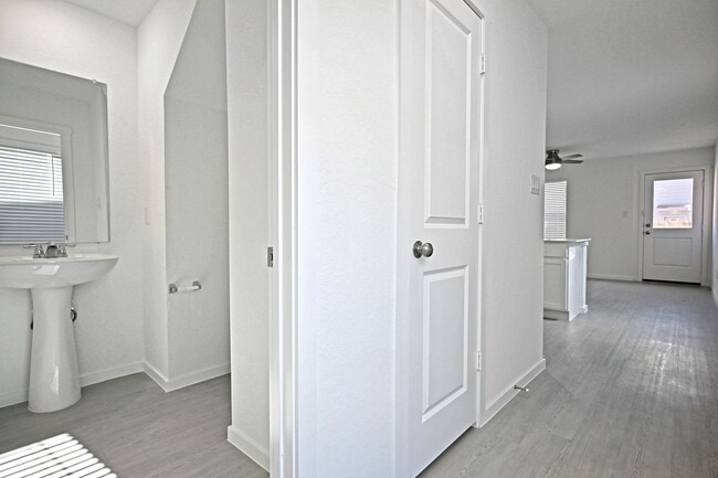 Building Photo - 6718 Marble Rdg