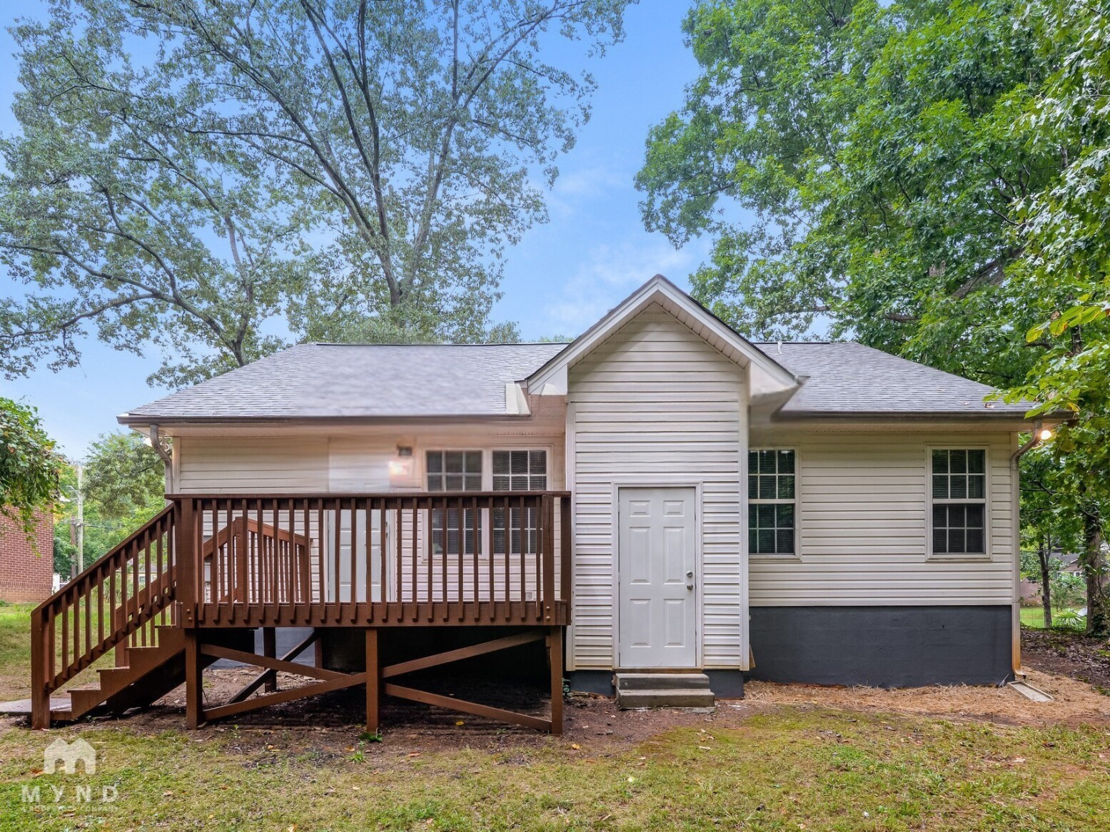 Building Photo - 919 Crestmere St