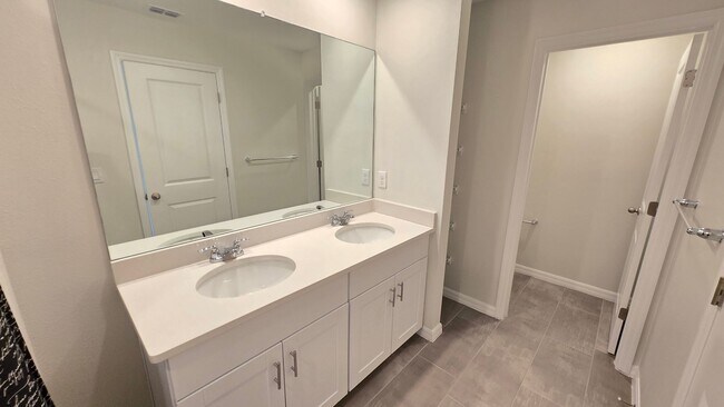 Building Photo - 17124 Blowfish Dr