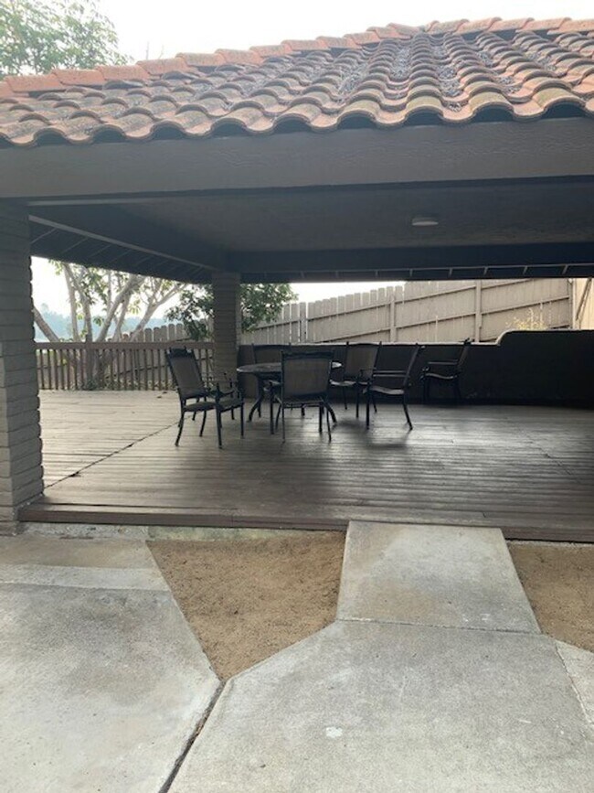 Building Photo - 1bd/1ba Lower, corner unit. Steps from BBQ area and laundry facilities.  Water/Sewer/Trash included!