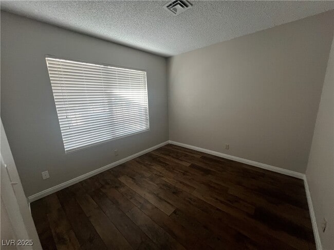 Building Photo - 6976 Mountain Meadow Ln