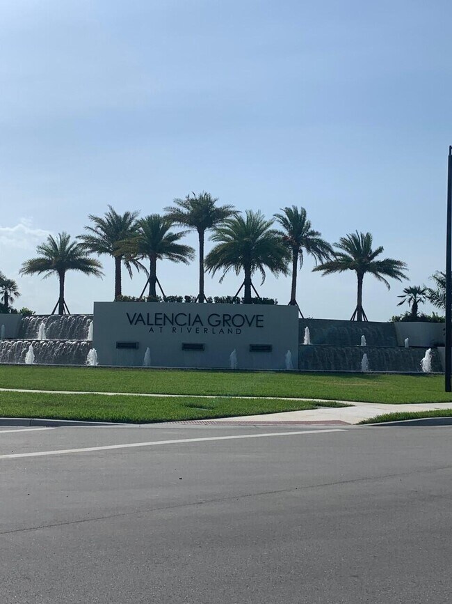 Building Photo - 11643 SW Moon River Way