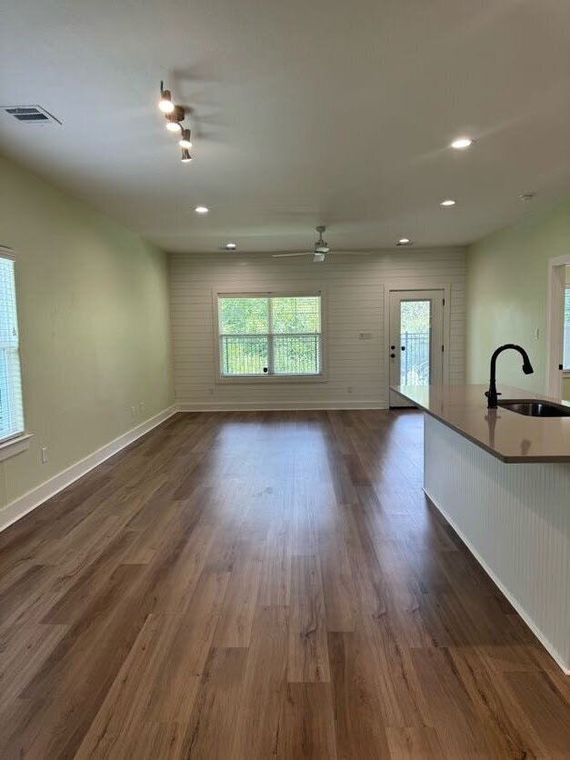 Building Photo - Welcome Home to Summit Crossing