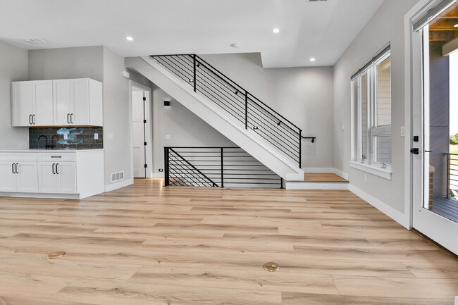 Building Photo - $2,895.00 - 2 Bed, 2.5 Bath Townhome in Prime Denver Location!