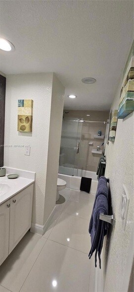 Building Photo - 4001 S Ocean Dr