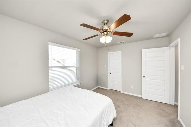 Building Photo - 6302 Prince Pl Dr
