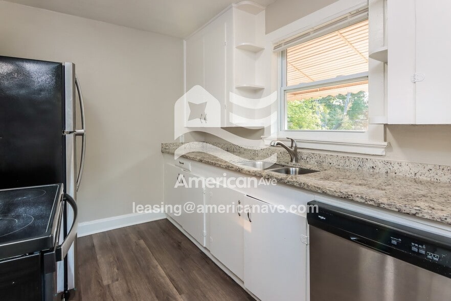 Building Photo - 3921 17th Ave