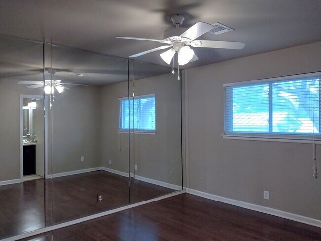 Building Photo - *COMING SOON* Exquisite Estate Living in Prestigious Hollywood Park With Outdoor Kitchen!