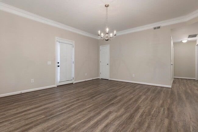Building Photo - 301 S Dorsey Ln