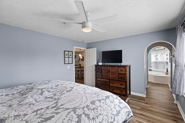 Building Photo - Fully furnished dream condo in Carolina Beach