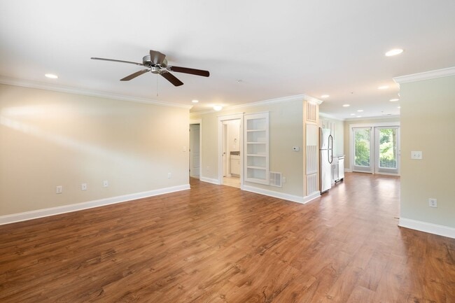 Building Photo - 3 Bedroom Flat Available at the Woodlands - REDUCED DEPOSIT