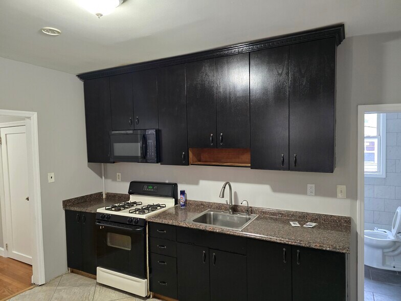 Primary Photo - 222 Danforth Ave