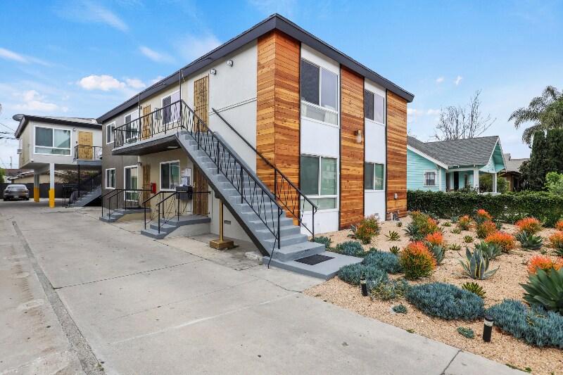 Building Photo - 1358 W 36th St