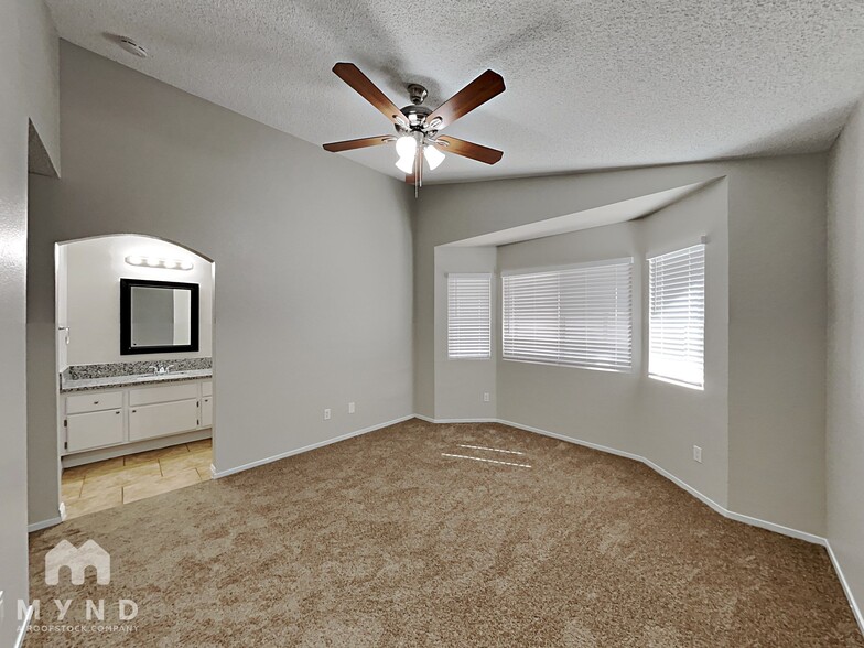 Building Photo - 1508 Sapphire Springs Cir