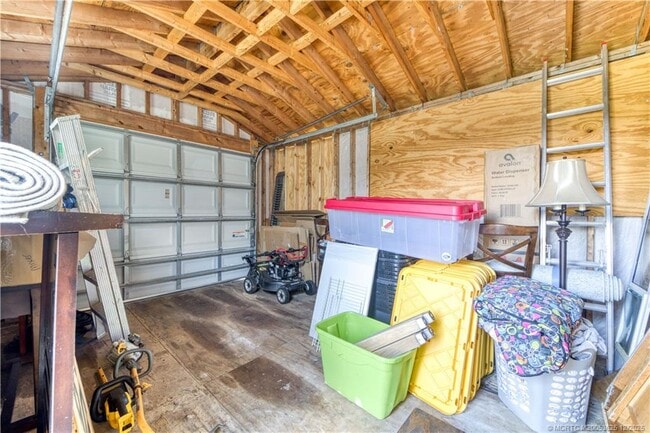 Building Photo - 2141 SW Janette Ave